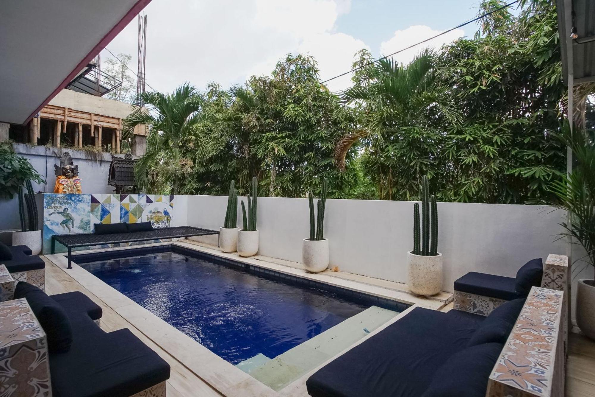 Margarita Surf Hostel Canggu Zewnętrze zdjęcie