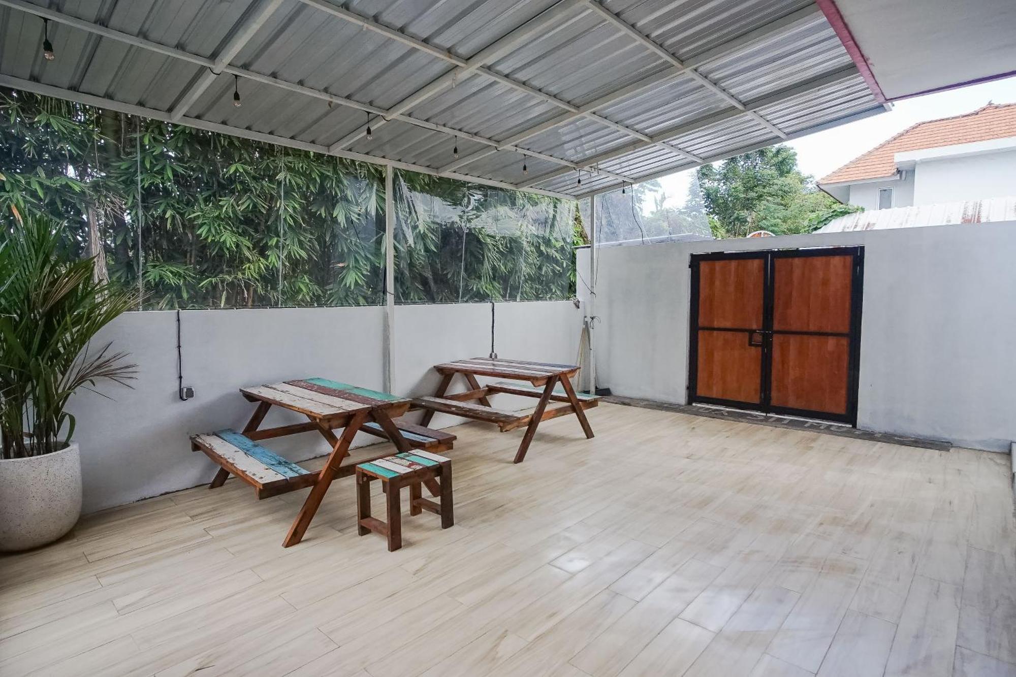 Margarita Surf Hostel Canggu Zewnętrze zdjęcie